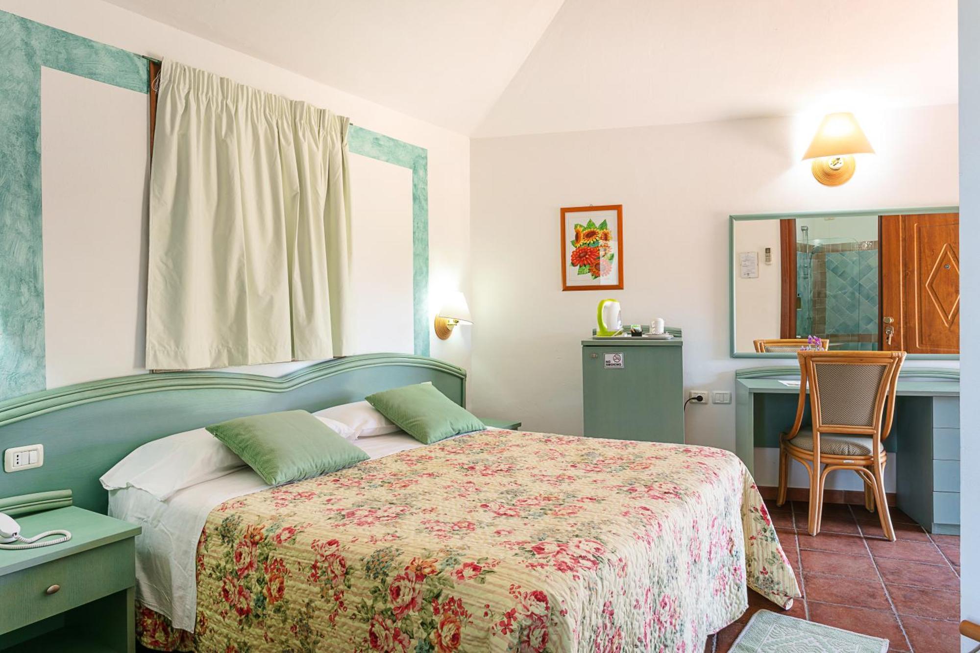 Hotel Stefania Boutique Hotel By The Beach Olbia Zimmer foto